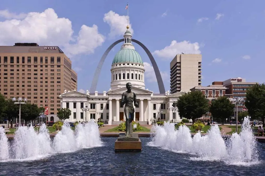 Apartment 2B-1B Work & Play De Wfh Setup Near City Fun Saint Louis